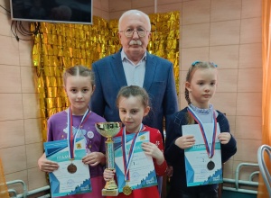 Александра Аймерич-Сазонова и Андрей Ахметов завоевали медали на первенстве округа