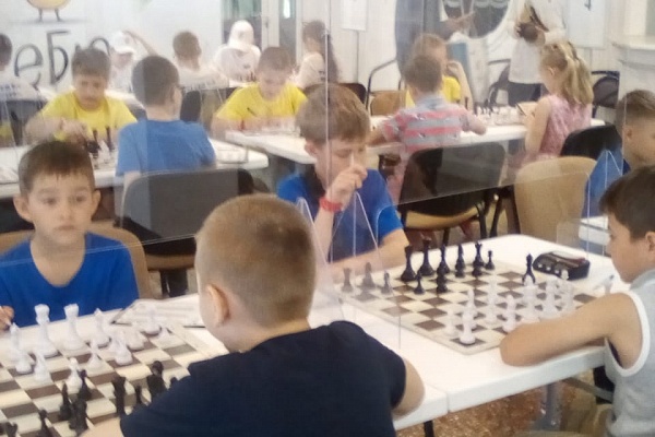 Куйбышевская школа вошла в десятку сильнейших на турнире в рамках проекта «Шахматы в школу»