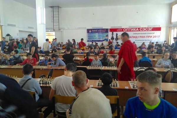 Новосибирец Дмитрий Бочаров завоевал серебро на крупном шахматном турнире в Бурятии САГААЛГАН-2017